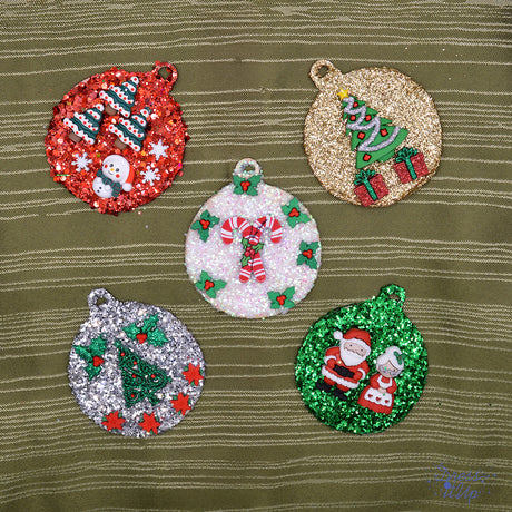 Create ornaments using Holiday and Seasonal button embellishments
